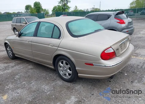 2000 Jaguar S-Type 4.0L V8 z USA, uszkodzony, nr VIN SAJDA01D8YGL03547